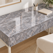 Céladon — nuance 12, adhésif décoratif appliqué sur bureau