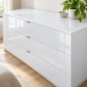 Céladon — nuance 8, adhésif décoratif appliqué sur commode
